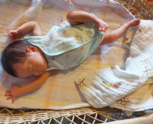 夏生まれの赤ちゃん　赤ちゃんの服装
7月生まれ　8月生まれ